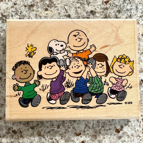 The Peanuts Gang Disney Rubber Stamp Charlie Brown Crafting Scrapbooking - Picture 1 of 6